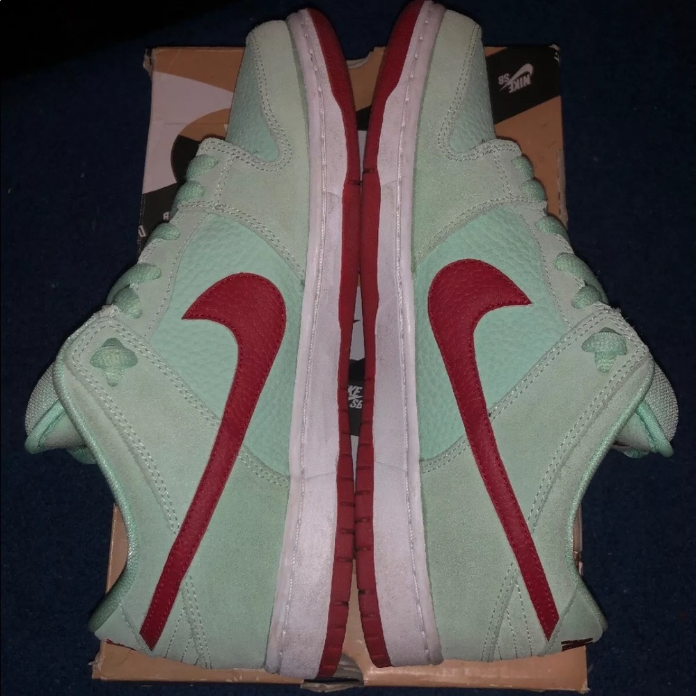Nike SB Dunk Low Monopoly size 10